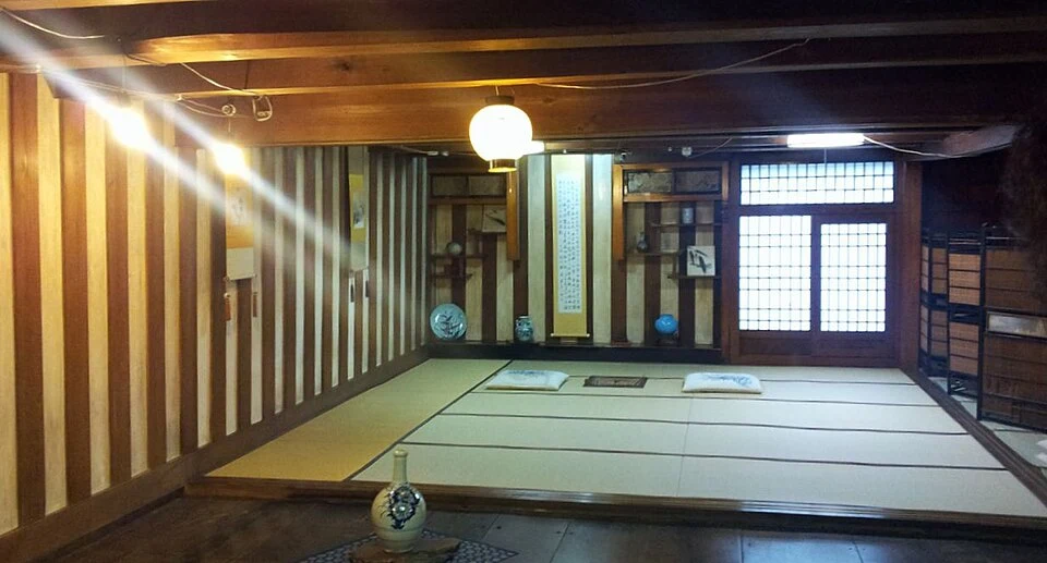 佐藤三十郎家の内蔵に設けられた畳敷きの座敷
